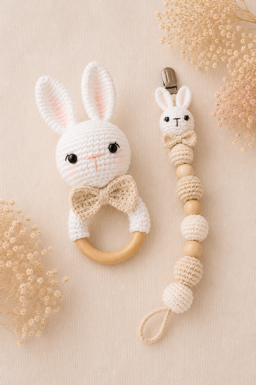 SET SONAJERO+PORTACHUPO TEJIDO CROCHET - CONEJO